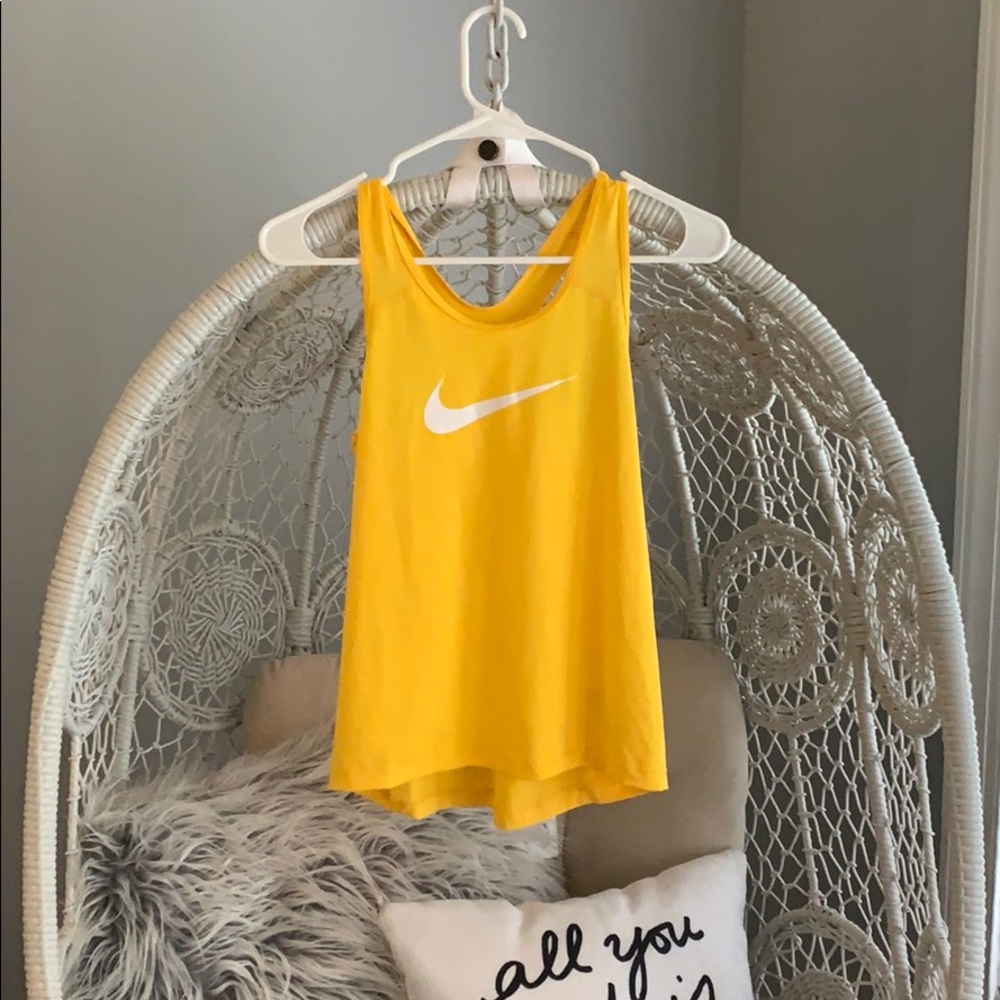 Girls yellow nike tan top